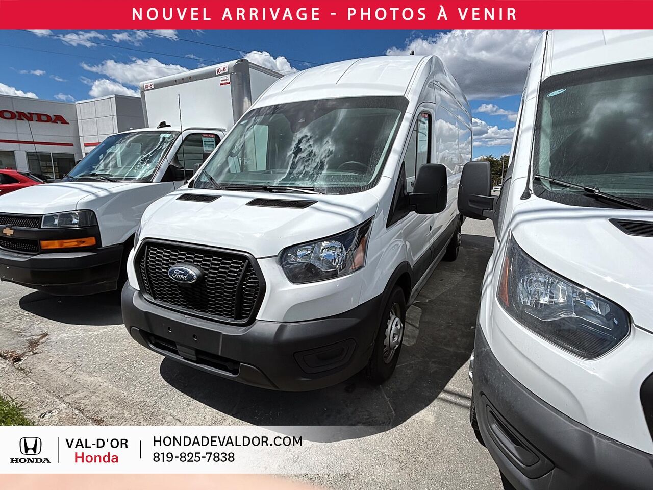 Ford Transit fourgon utilitaire T-250 EL AWD toit sur&eacute;lev&eacute; 148 po PNBV de 9 070 lb 2025 Blanc Val-d'Or - photo #0