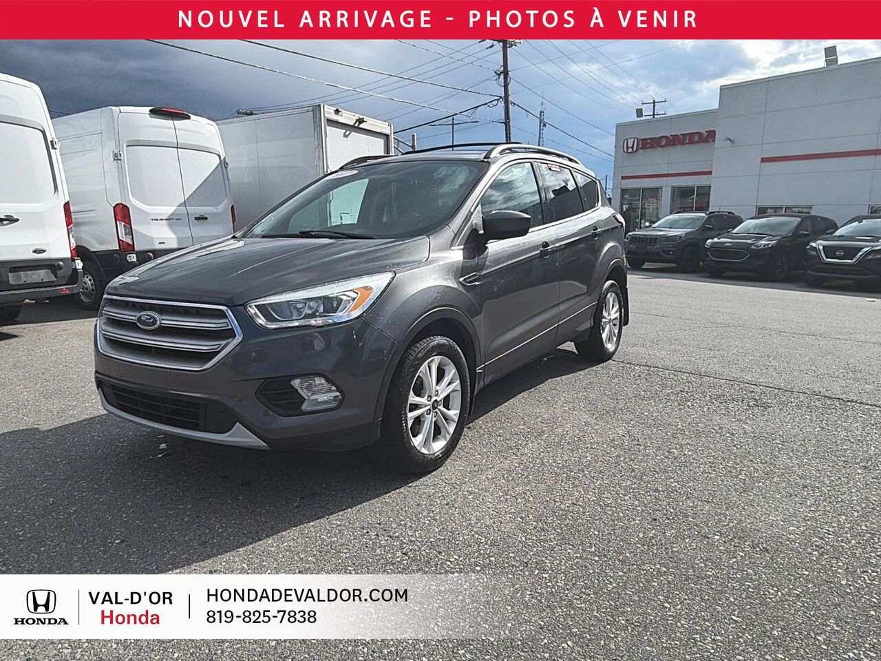 Ford Escape 4 portes SE, AWD 2017 Gris Val-d'Or - photo #0