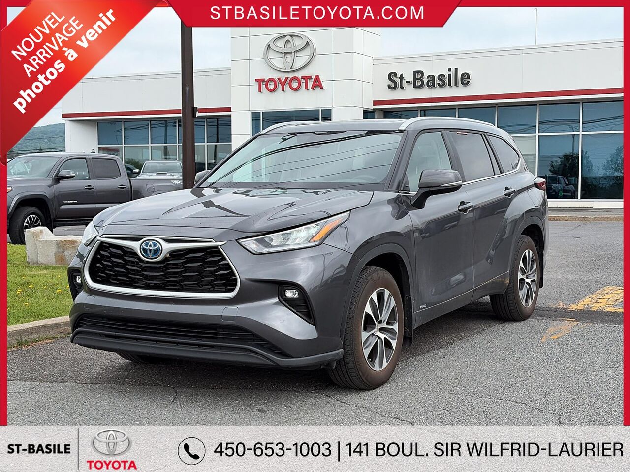 Gray 2024 Toyota Highlander Hybrid XLE AWD SUV / Crossover All-Wheel Drive Automatic