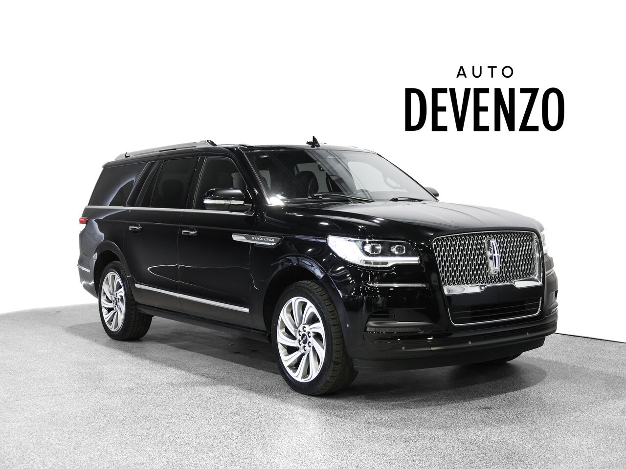 Black 2023 Lincoln Navigator L Reserve 4WD SUV / Crossover Four-Wheel Drive Automatic