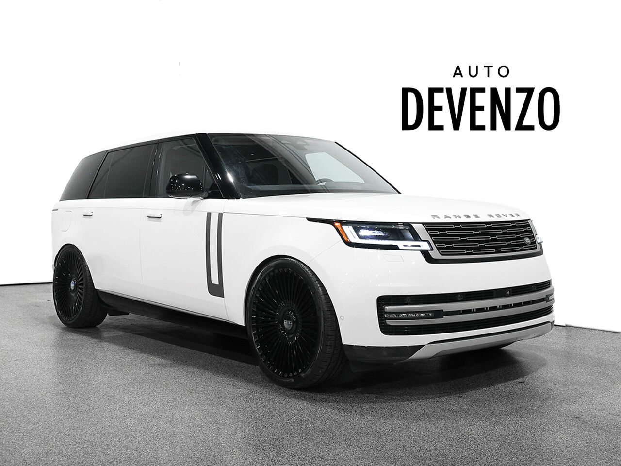 White 2022 Land Rover Range Rover P530 SE LWB AWD SUV / Crossover All-Wheel Drive Automatic