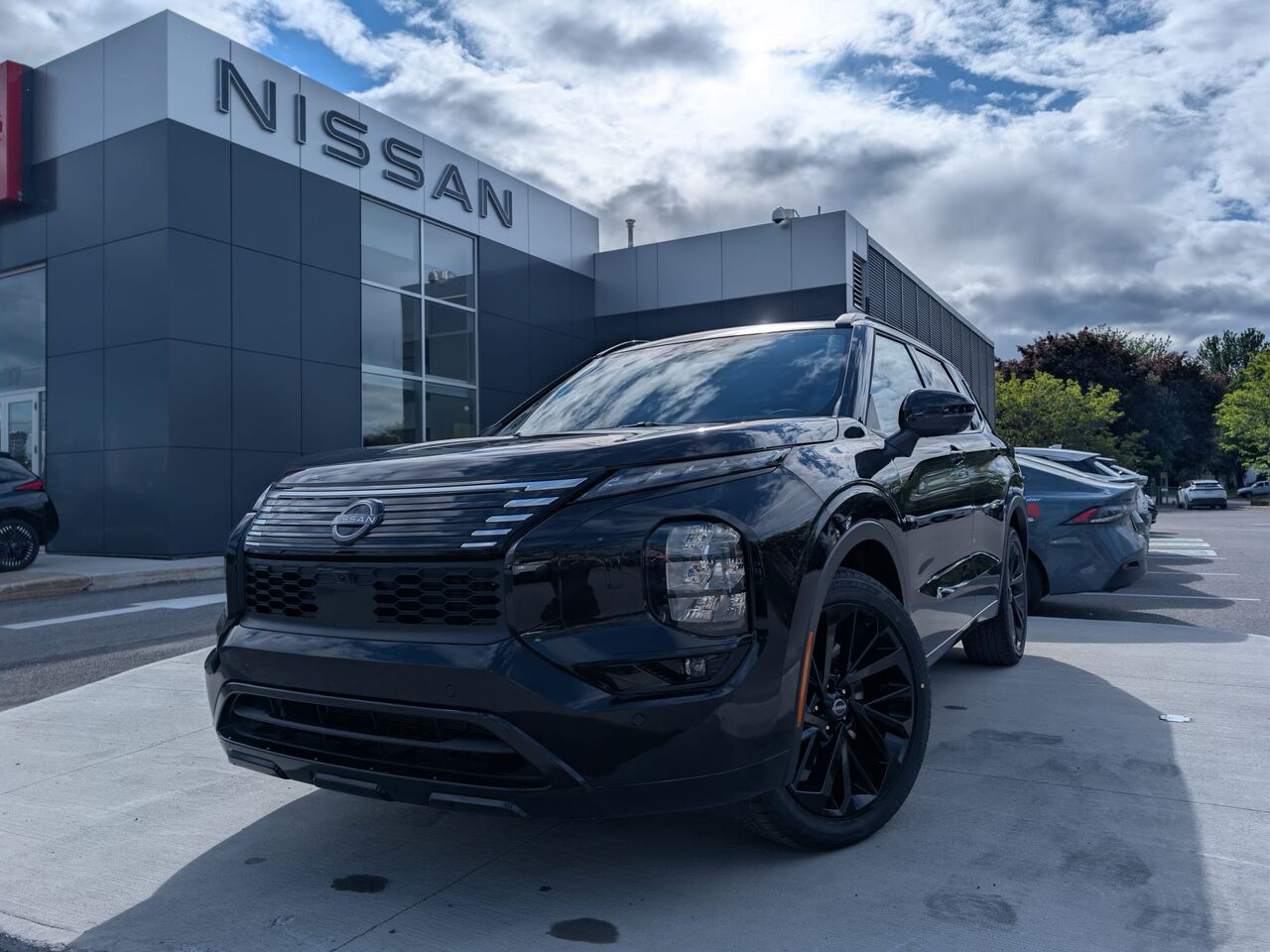 Black (NOIR COSMIQUE(GAS)) 2026 Nissan Rogue Plug-In Hybrid Platinum AWD SUV / Crossover All-Wheel Drive Continuously Variable Transmission