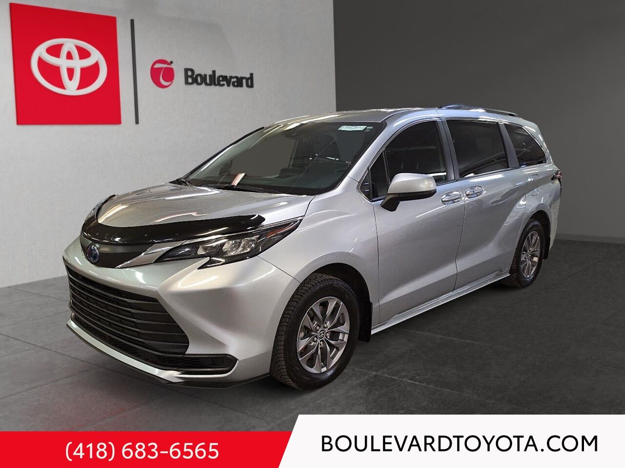 Silver 2025 Toyota Sienna LE 8-Passenger AWD Minivan All-Wheel Drive Continuously Variable Transmission