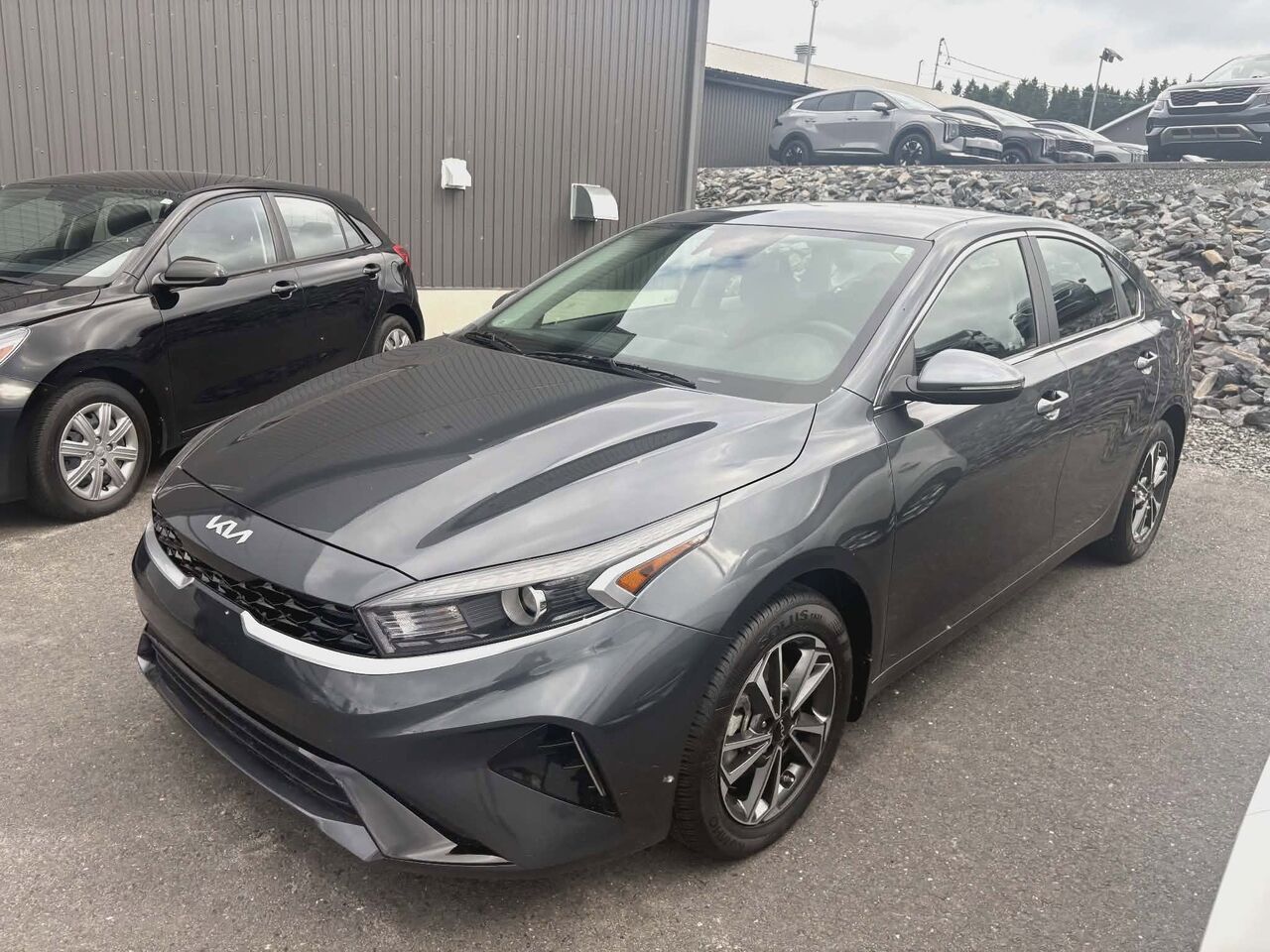 Kia Forte 2024 Gris Lac M&eacute;gantic - photo #0