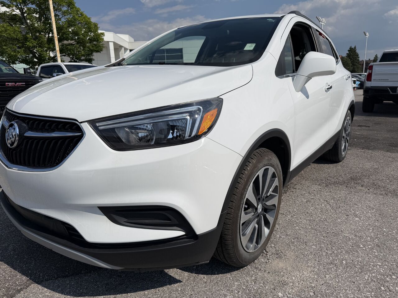 White 2021 Buick Encore SUV / Crossover Front-Wheel Drive Automatic