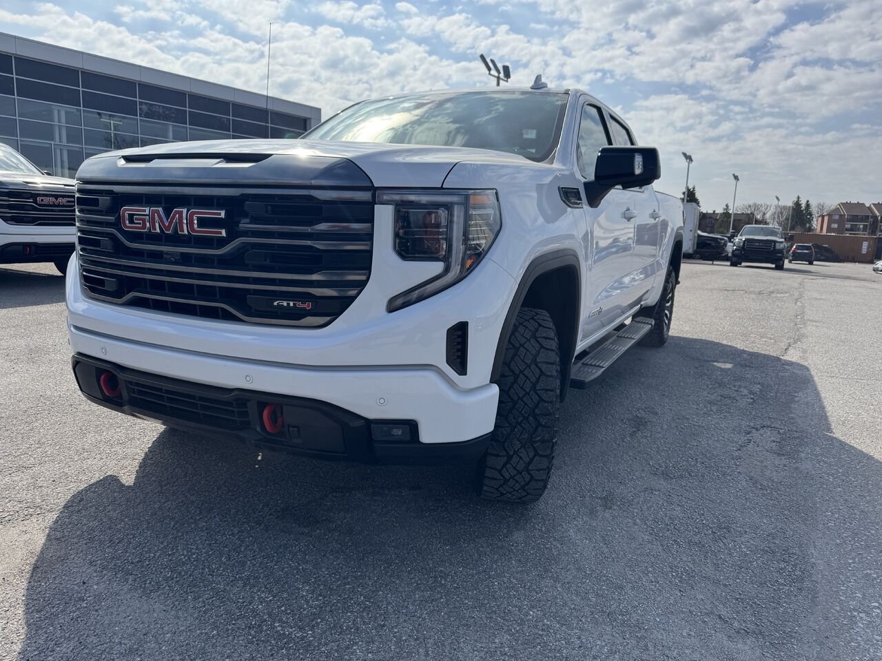 GMC Sierra 1500 AT4 Crew Cab 4WD 2023