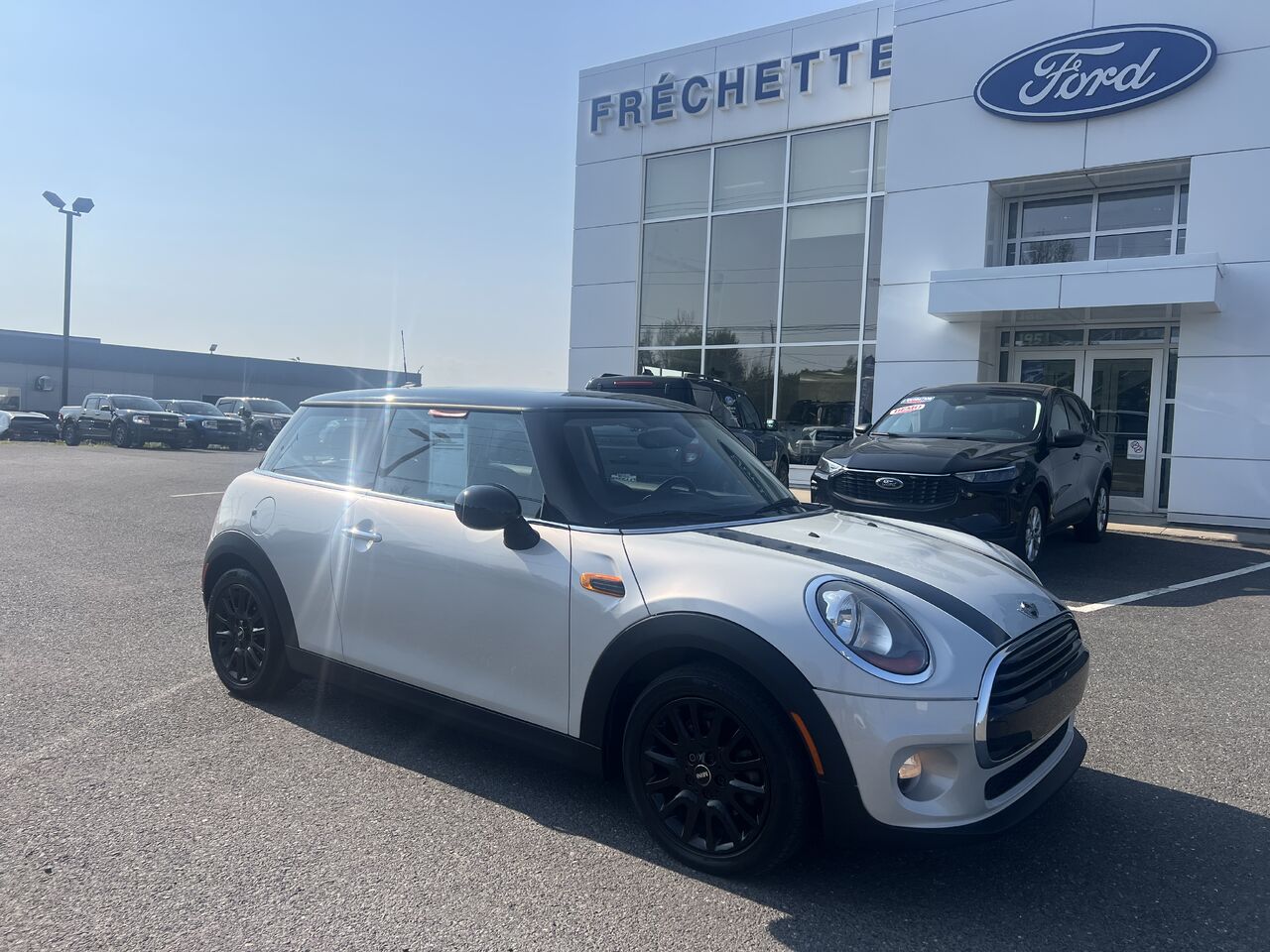 2017 MINI COOPER