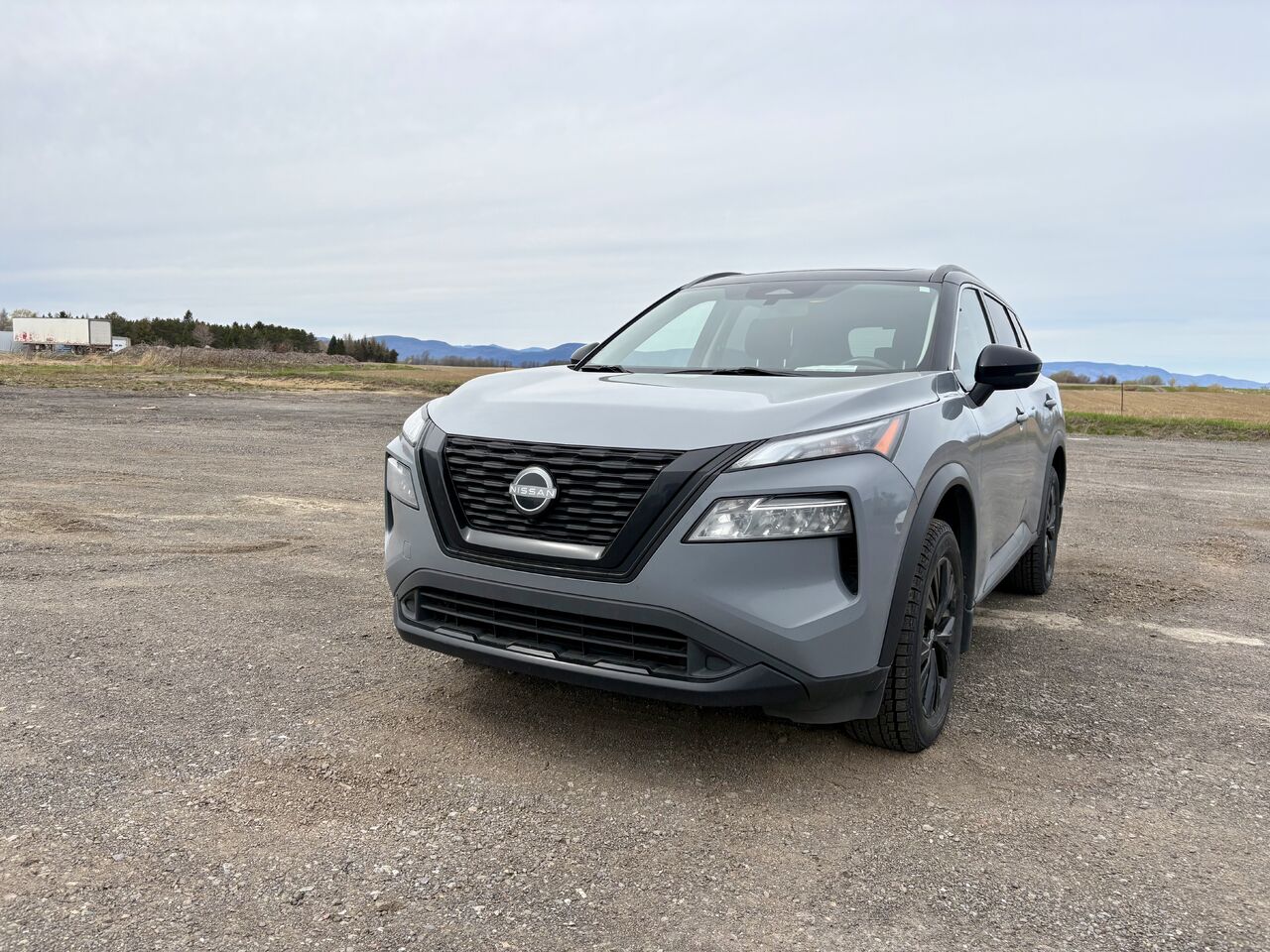 NISSAN ROGUE SV TI avec ensemble toit ouvrant 2023 Montmagny - photo #0