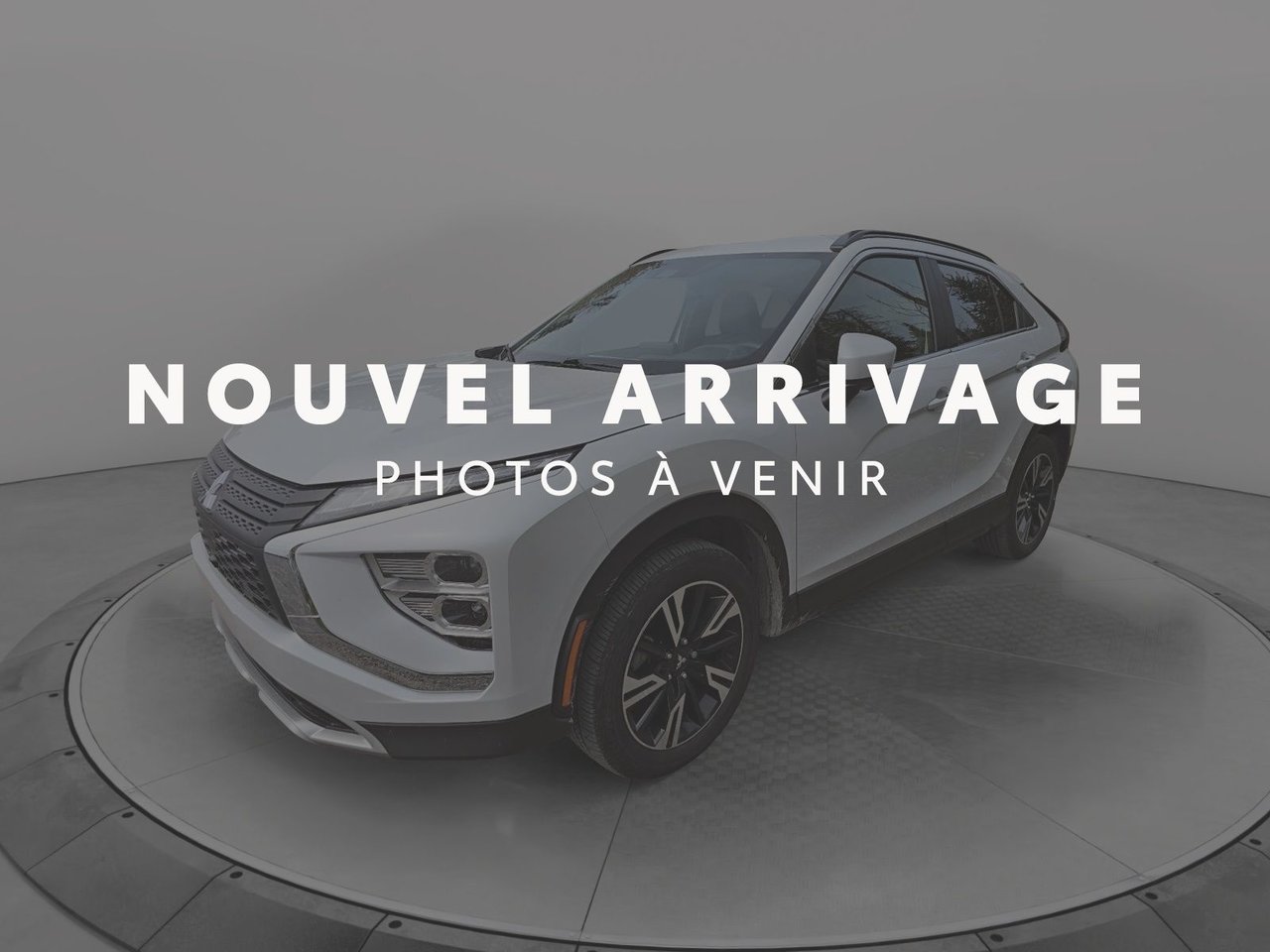 2024 Mitsubishi Eclipse Cross VIN JA4ATVAA1RZ617314 Silver Baie-Comeau - photo #0
