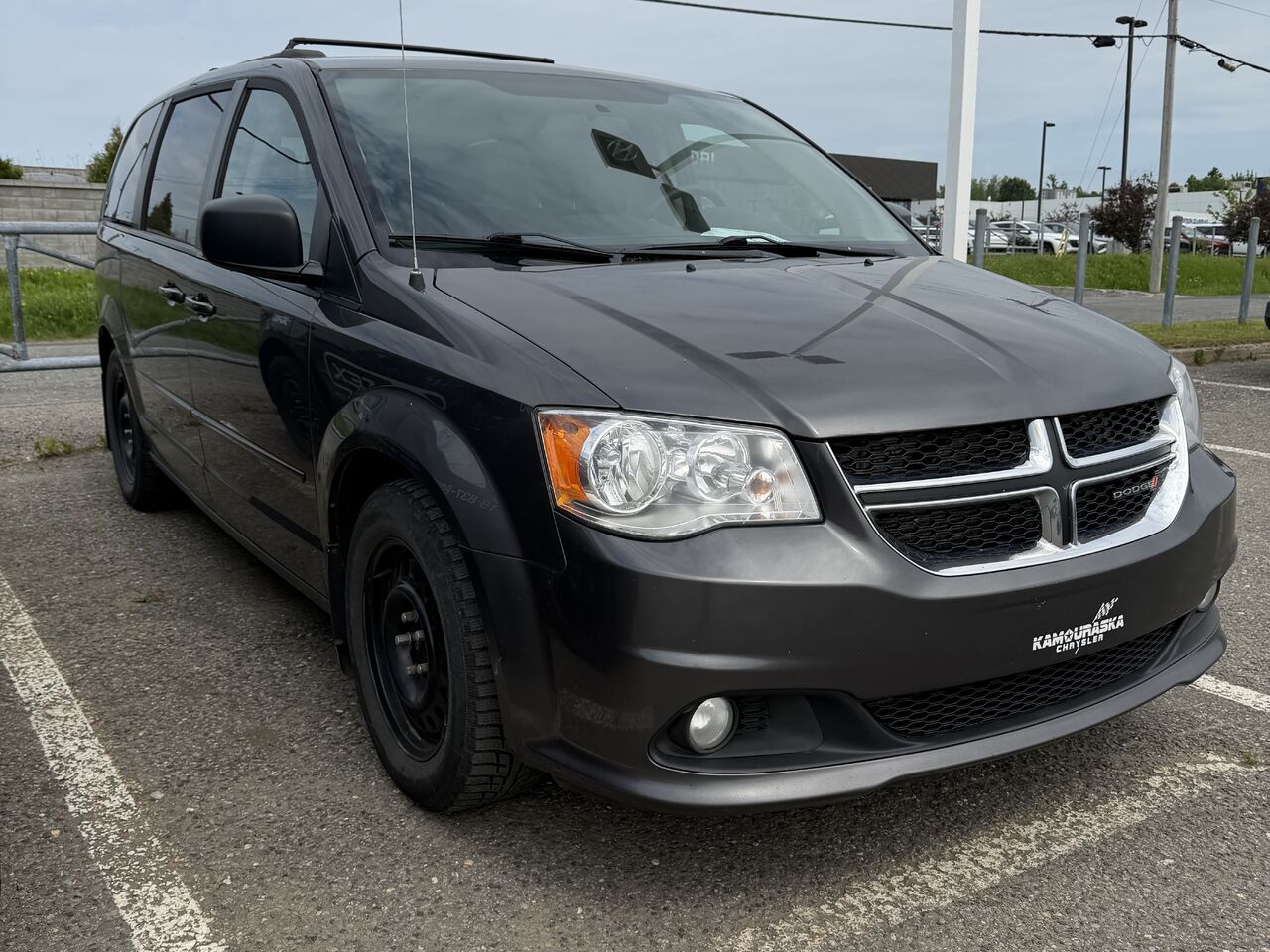 Gray 2015 Dodge Grand Caravan SXT FWD Minivan Front-Wheel Drive Automatic
