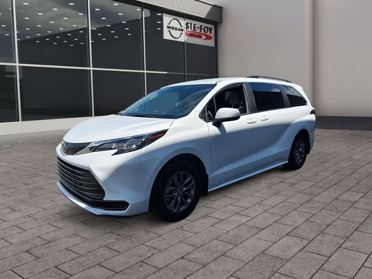 2026 Toyota Sienna LE 8 PASSAGERS