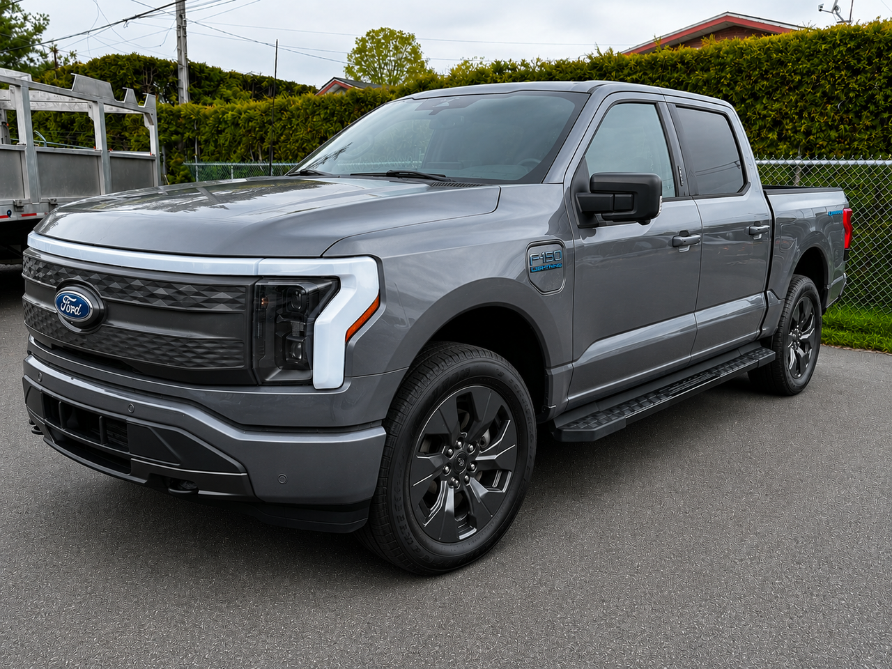 Ford F-150 Lightning FLASH F150 LIGHTNING FLASH GROSSE BATTERIE 2024 Gris Ch&acirc;teauguay - photo #0