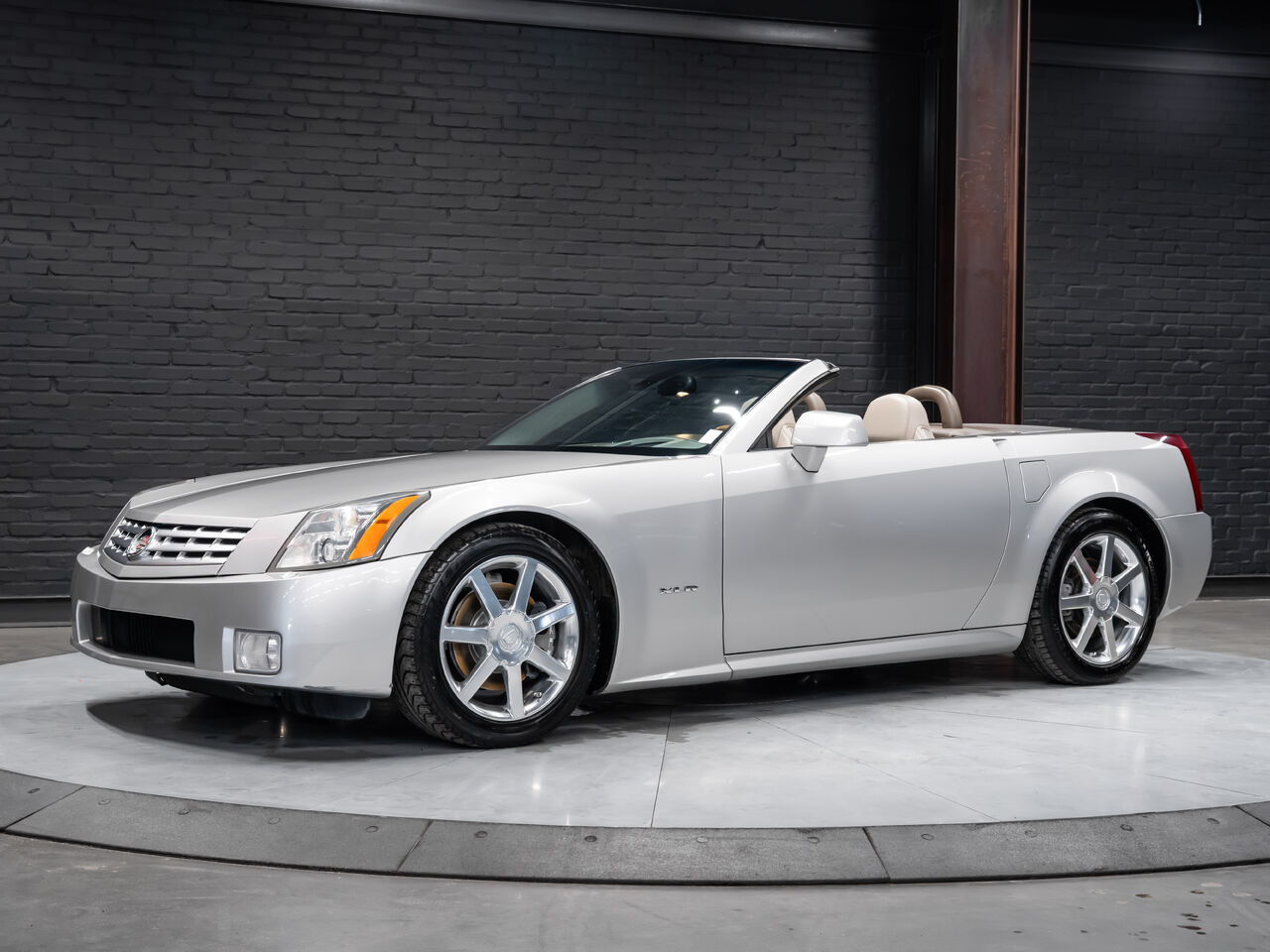 2005 Cadillac XLR